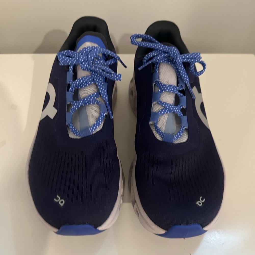 On Running Cloudmonster Women’s Size 9.5
